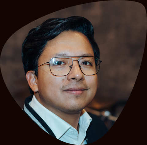 José, Saxophon & Klarinette, bringt Funk & Emotion in jeden Song.